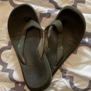 Sanuk flip flop